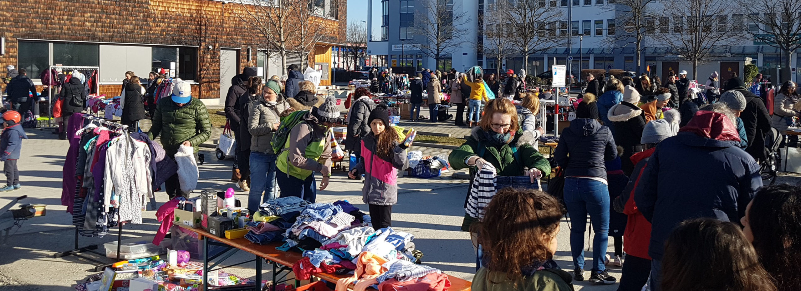 Doppelflohmarkt in Happing