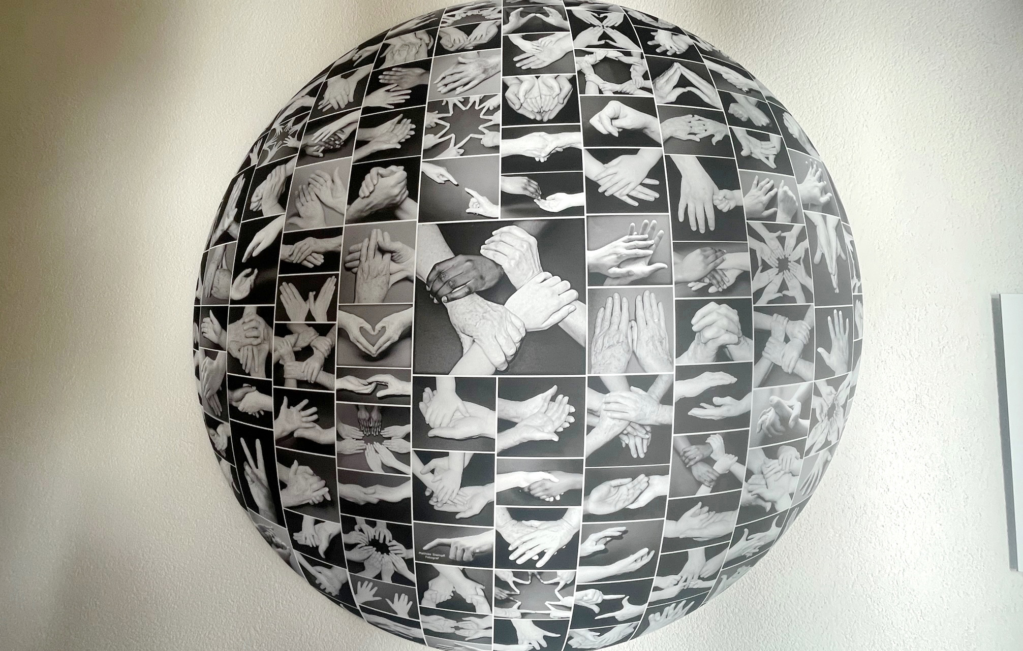 Hände-Kunst im Priener Rathaus